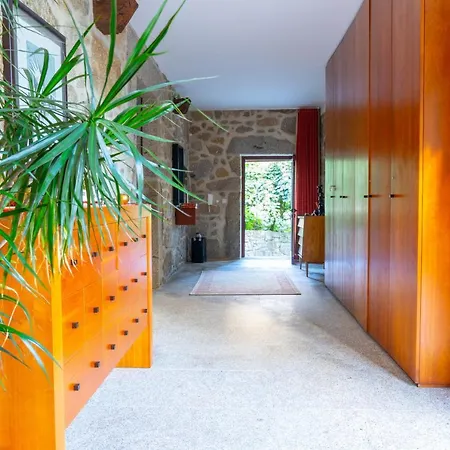 Casa Castanhas - Near Gerês *