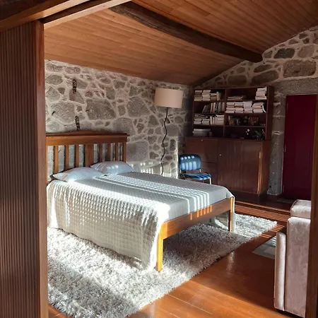 Casa Castanhas - Near Geres * ブラガ